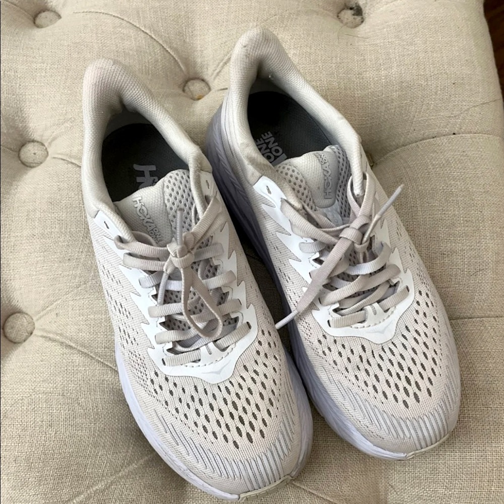 Hoka Clifton 7 white